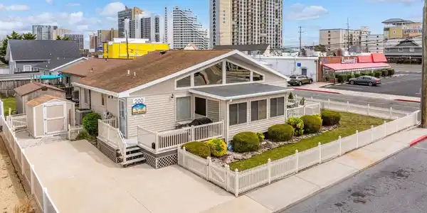 200 ARCTIC AVENUE
