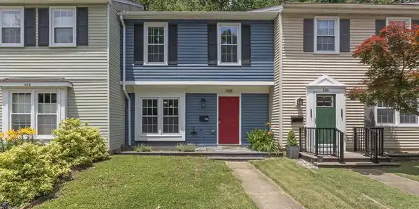 1418 FOXWOOD COURT