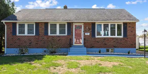 10 RALEIGH COURT