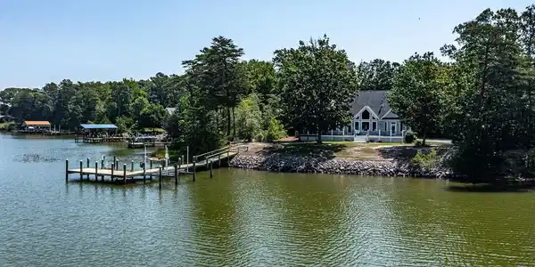 392 LAUREL LANE