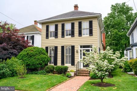 218 MORRIS STREET