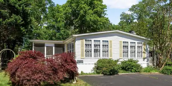 33198 LAKESHORE CIRCLE