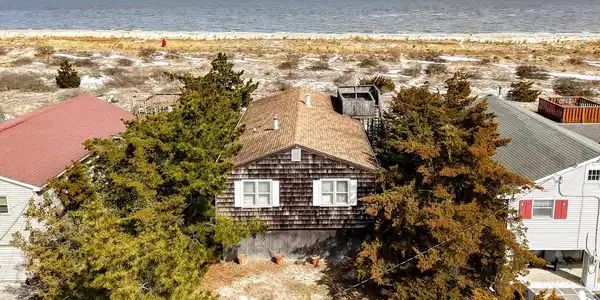 1506 BEACH PLUM DRIVE