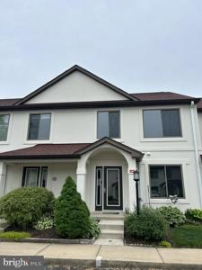 54F QUEEN CAROLINE COURT
