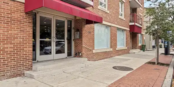 911 CHARLES STREET