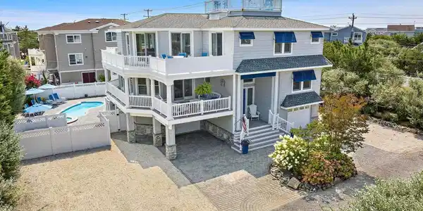51 LONG BEACH BLVD