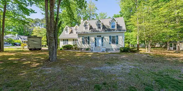 300 STEAMBOAT LANE