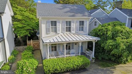 202 E CHESTNUT STREET
