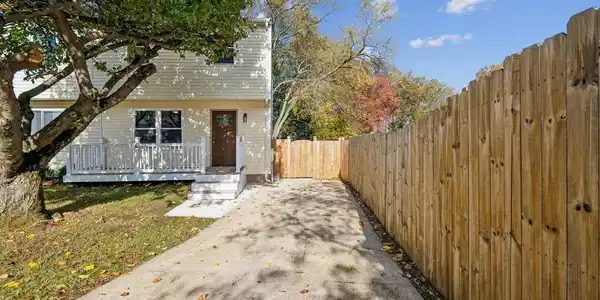 1078 BRIGHTLEAF COURT