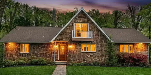 38 MAPLE LANE