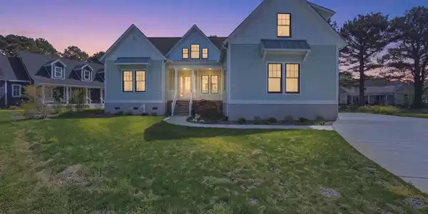 8 SEAY COURT