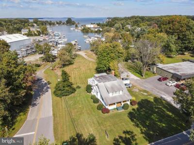 1462 SNUG HARBOR ROAD