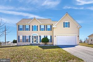 805 RIDGE COURT