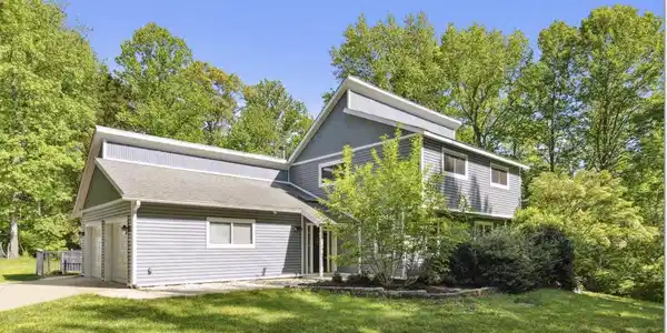 16 PEREGRINE COURT