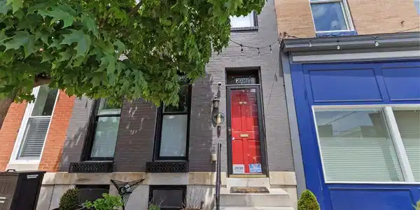 2038 PRATT STREET