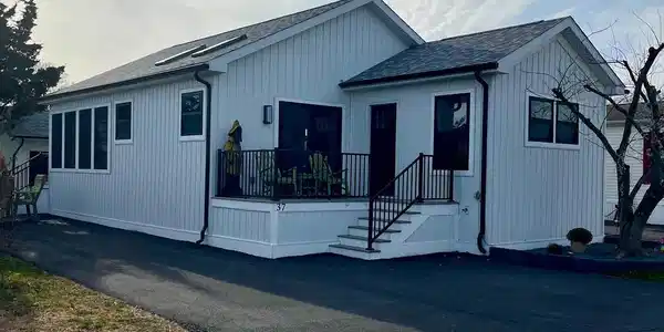 37 CANDLELIGHT LANE