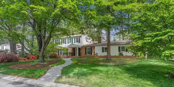 861 TWIN HARBOR DRIVE