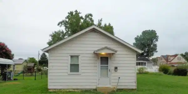 82 CASTLE HEIGHTS AVENUE