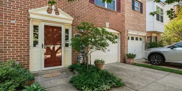 1114 BRASSIE COURT