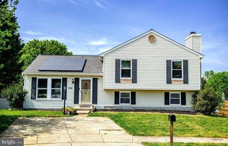 702 RAINBOW COURT