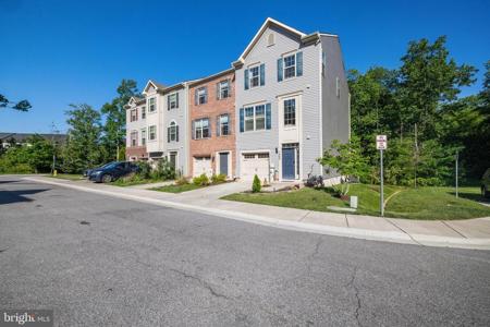 7902 MOSS BROOK COURT