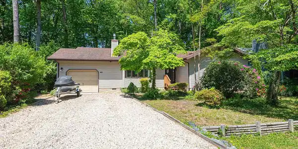 40 HARBORMIST CIRCLE