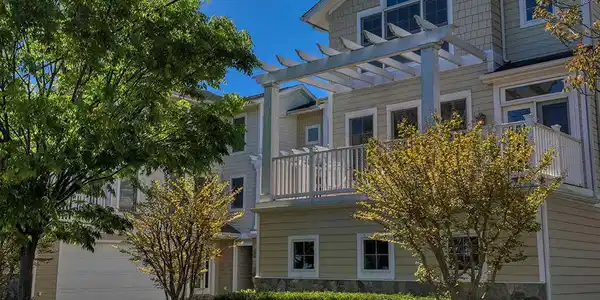 18 CHRISTIAN STREET