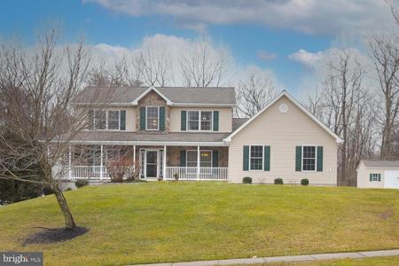 2 AUTUMN WOODS DRIVE
