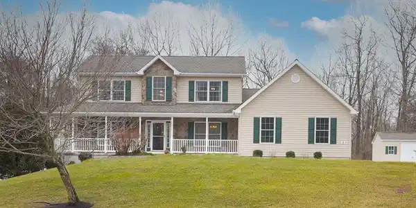 2 AUTUMN WOODS DRIVE