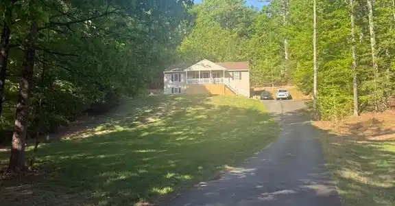 33 WILLIAM AND MARY LANE