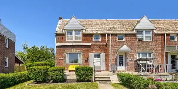 2411 FAIRWAY