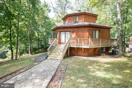11513 RUNNING FOX CIRCLE