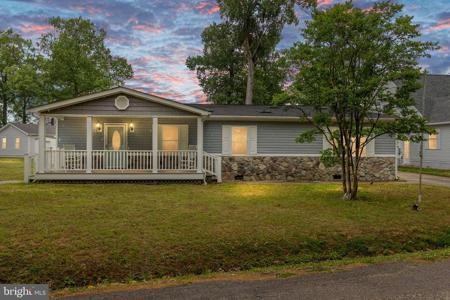 315 LAWRENCE LANE