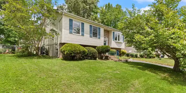 31 WHITE BIRCH DRIVE