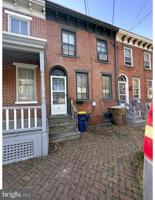 152 E 4TH