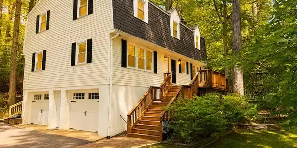 101 PORTUGAL COVE