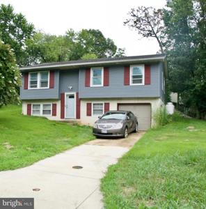 2332 WOODBERRY DRIVE