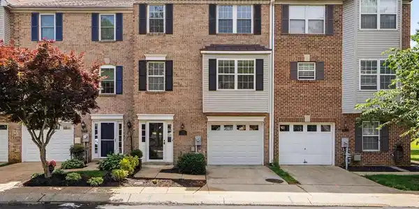 715 MASHIE COURT