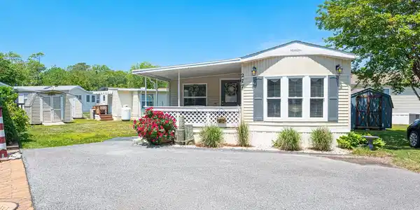 277 WOODHAVEN COURT