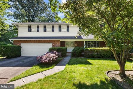 537 DEVONSHIRE COURT