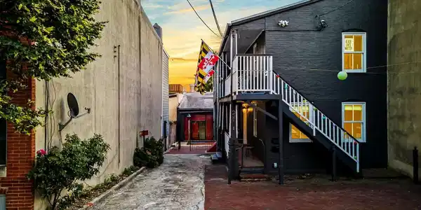 337 HAMBURG STREET