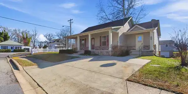 667 HAWK HILL DRIVE