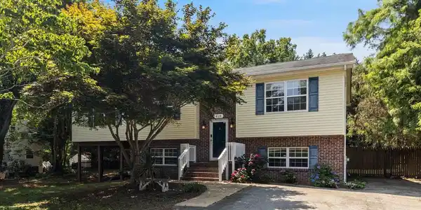 419 GROVER LANE