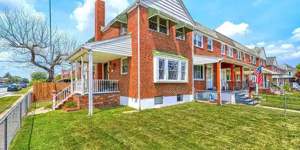 2829 CRESTON ROAD