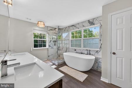 452 LARKSPUR LANE