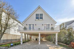 220 HOLLYWOOD STREET