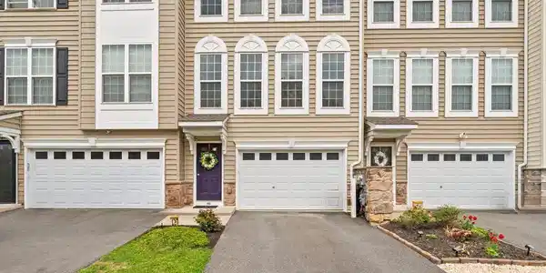 690 COURTLY ROAD