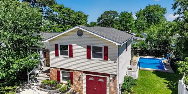 422 RIDGEVIEW COURT