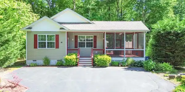 16 JUNIPER COURT