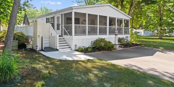 26599 PEPPERIDGE COVE